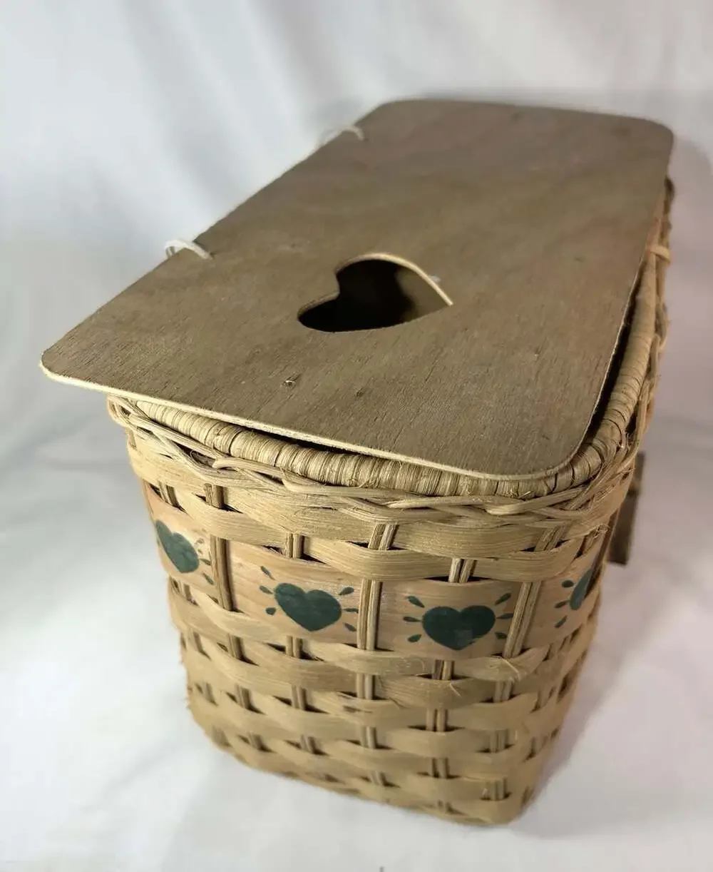 Kitschy Country Woven Hearts Basket organizer can hang for mail